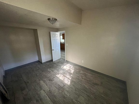 4th image of 1515 W 6th St APT A