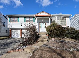 758 University St, Valley Stream, NY 11581