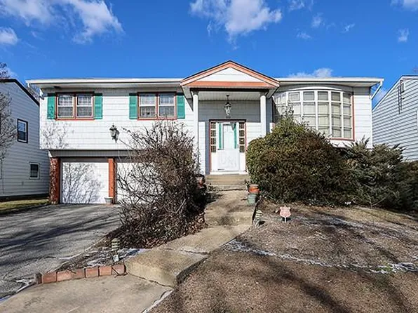 758 University Street, North Woodmere, NY 11581