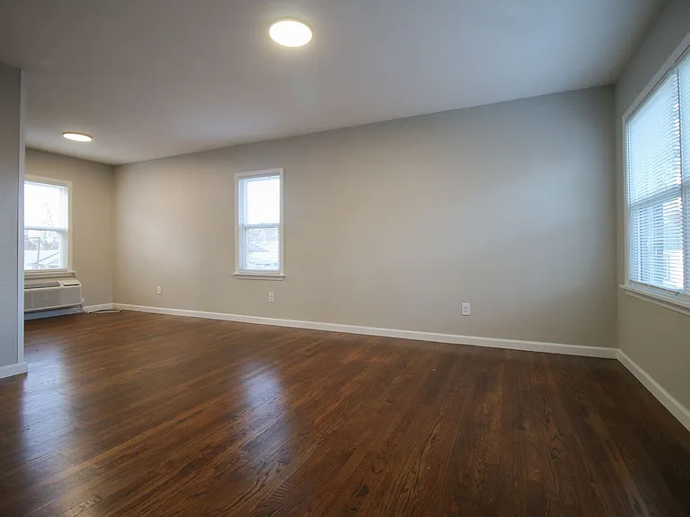 2018 E 12th St Fourplex — Photo 3