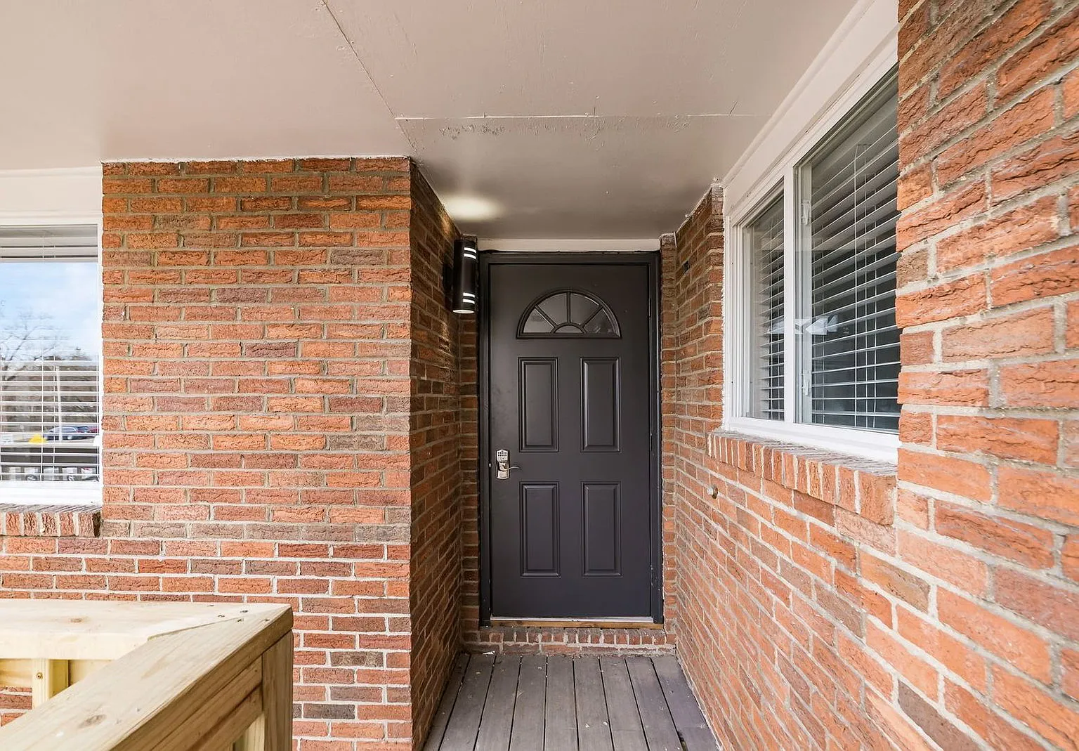 1 bed, 1.0 bath, $899 — Photo 4