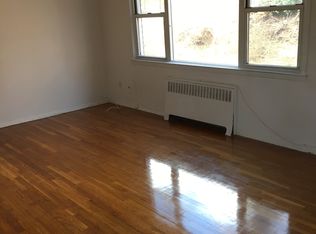 100 White Plains Rd #B81, North Tarrytown, NY 10591