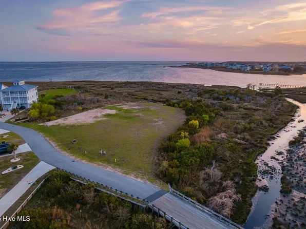 614 Fishermans Point, Newport, NC 28570