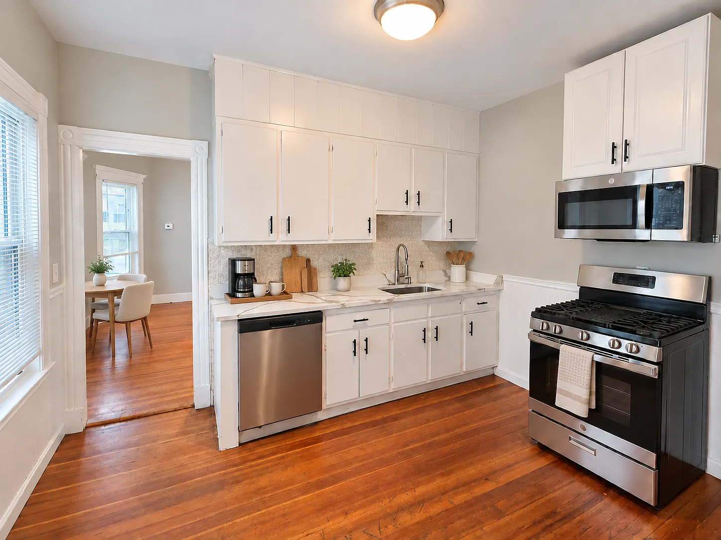 3 bed, 1100 sqft, $2,800 — Photo 4