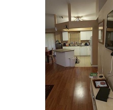 3rd image of 114 NE 5th Pl