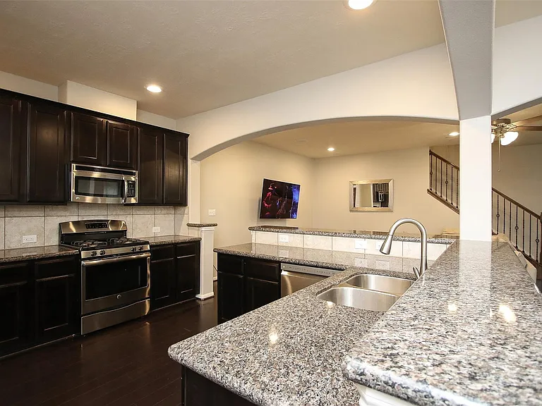 8517 Sunset Loch Dr — Photo 11