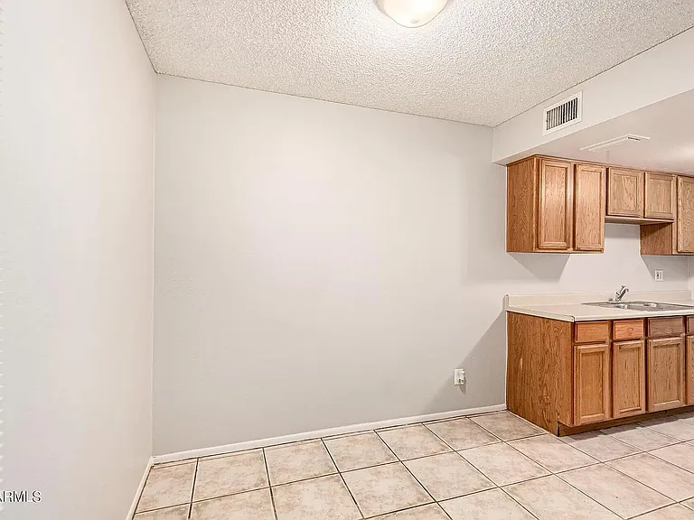 4621 E Southgate Ave — Photo 9