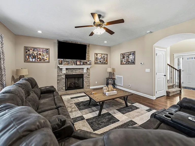 3747 Windmill Dr — Photo 17