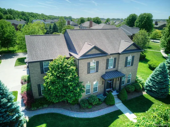 50411 Lansdowne Rd, Canton, MI 48188