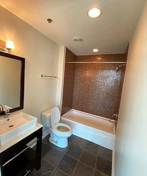 660 W Wayman St #903 — Photo 9