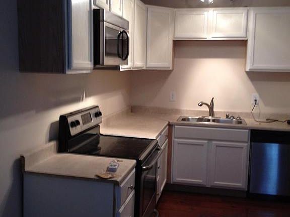 3rd image of 448 N Martin Luther King Blvd