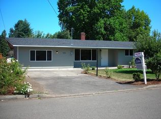 1093 Maple Dr, Eugene, OR 97404