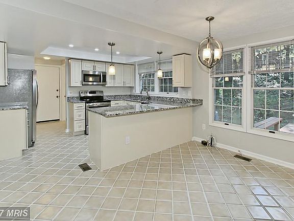 2nd image of 15335 Edgehill Dr
