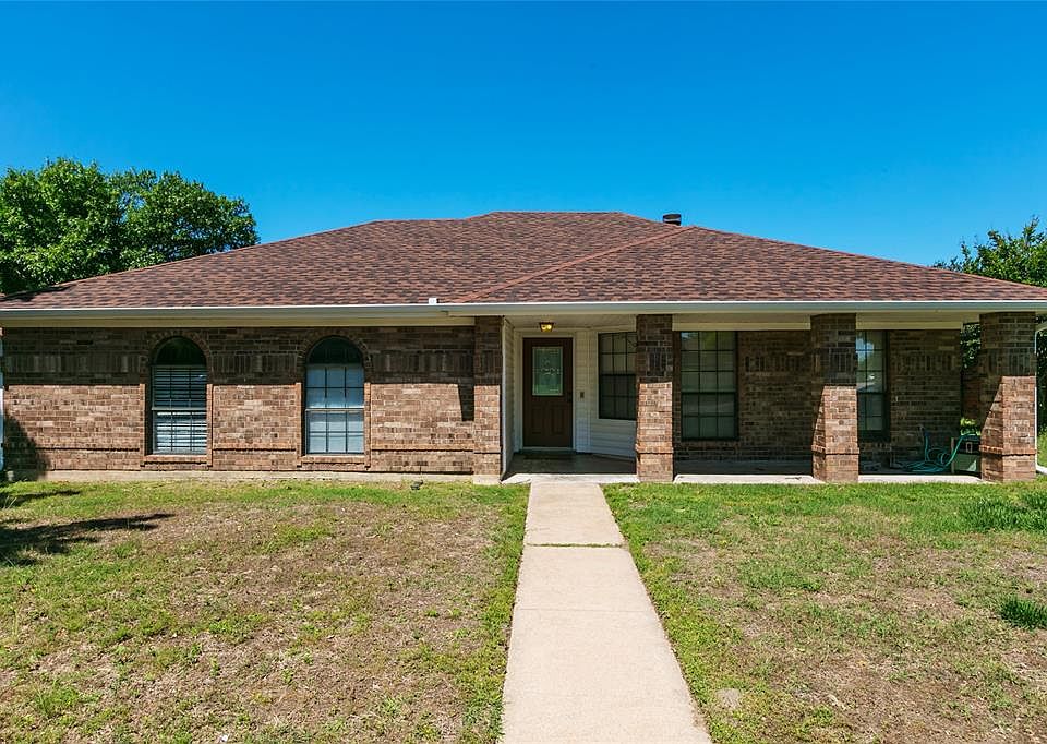 1st image of 208 Alder Dr