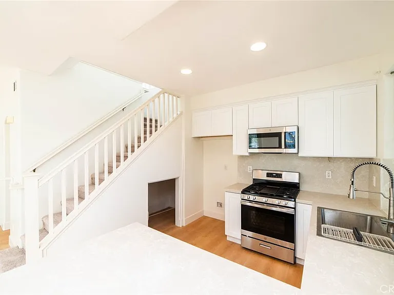 206 Garden Gate Ln — Photo 9