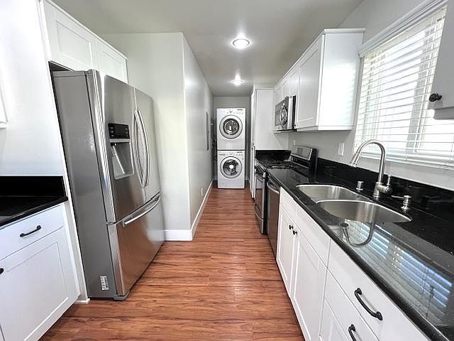 1st image of 2930 Kalmia St