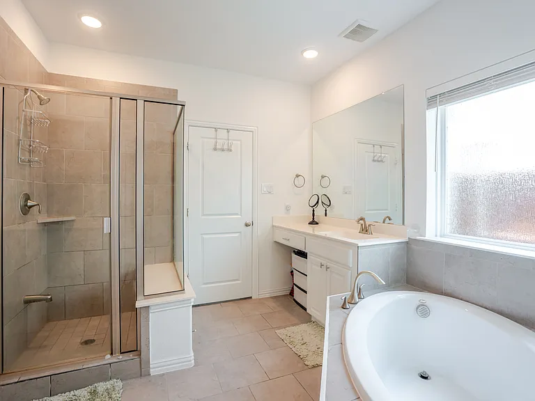6642 Gavin Dr — Photo 13