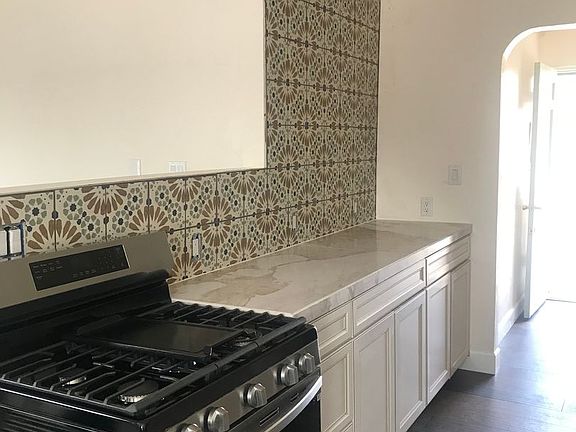 5th image of 301 Monroe St NE #301