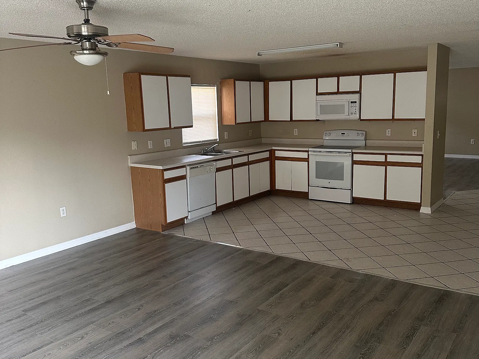 4 bed, 1950 sqft, $2,450 — Photo 4