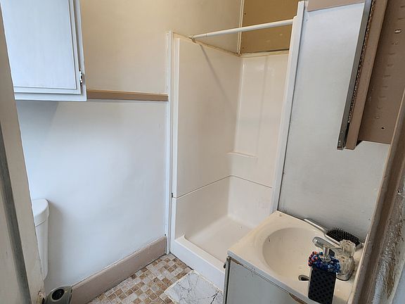 3rd image of 52 Hampshire St #3