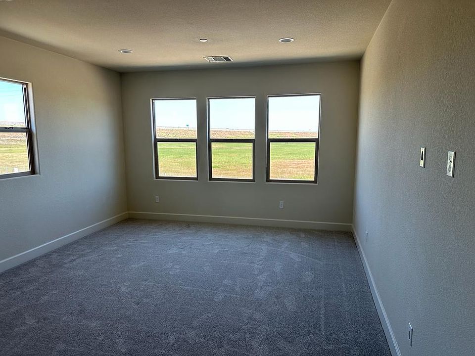 1st image of 2255 W Woodward Ave