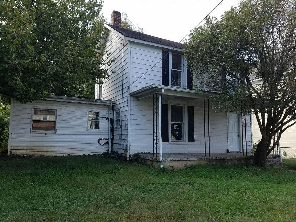 2nd image of 647 Albemarle Ave SE