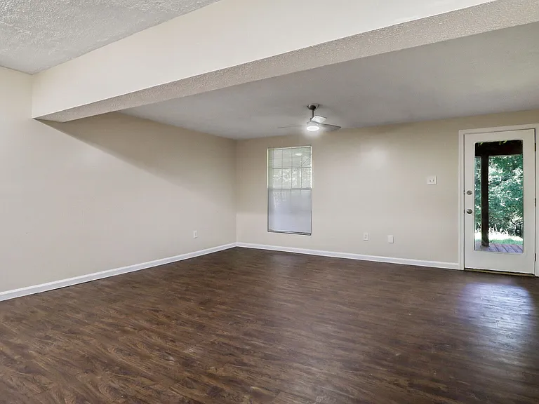 8122 Greenspring Valley Rd — Photo 9