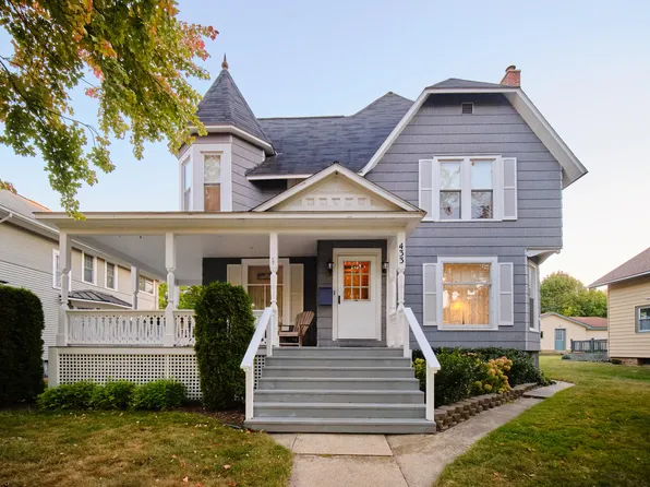 433 2nd St, Manistee, MI 49660