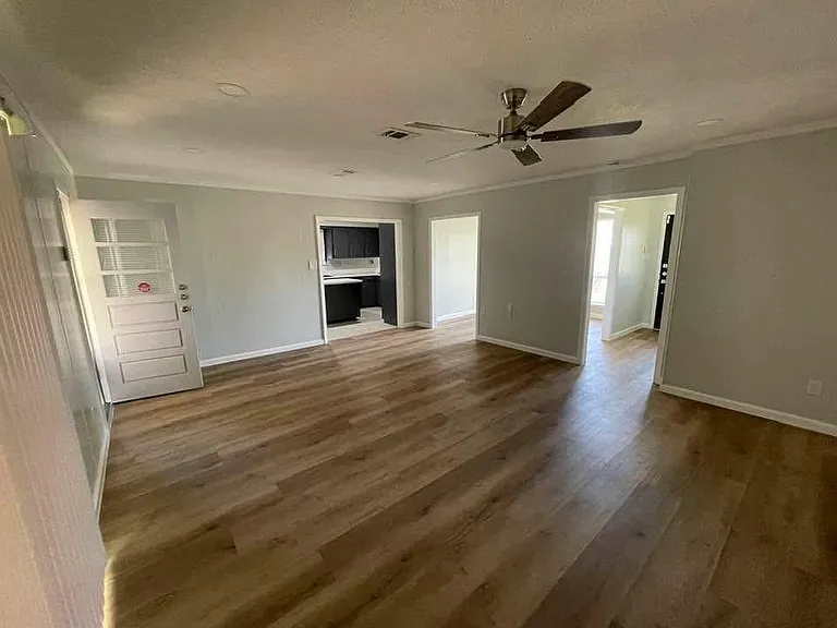 11002 Segrest Dr — Photo 9