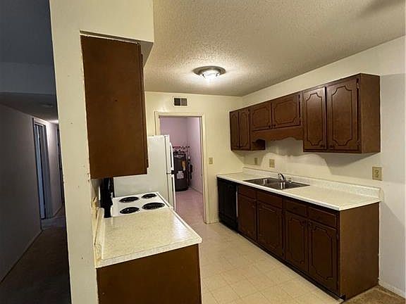 2nd image of 2200 Sunderland Rd APT 135K