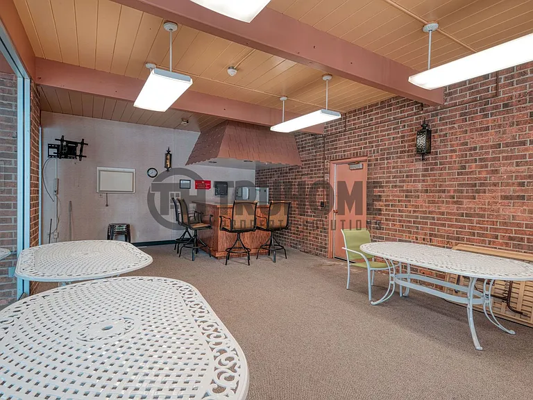 Gallery Apartments — Photo 24