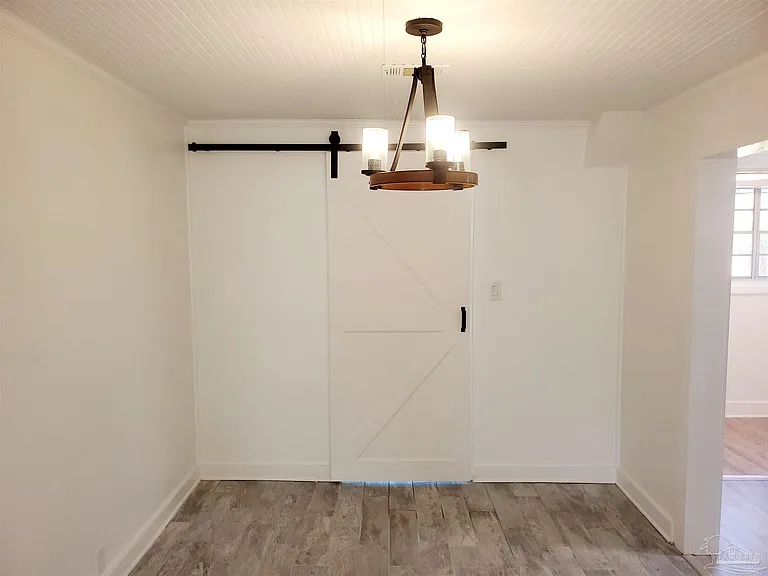 1215 N C St — Photo 14