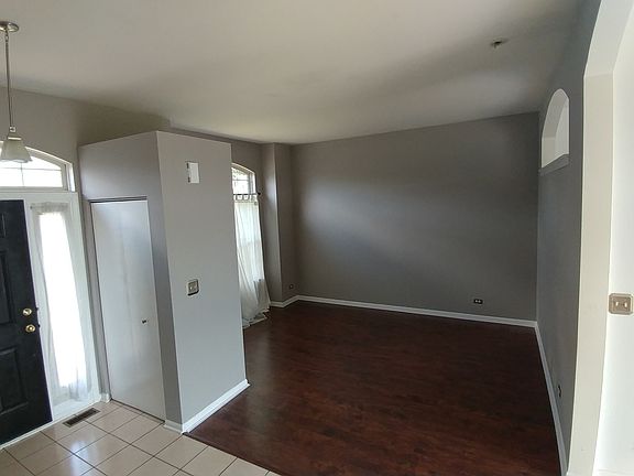 3rd image of 25031 W Madison St