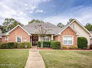2119 Whitney Oaks Dr, Ocean Springs, MS 39564