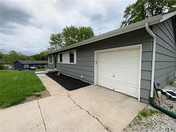 5th image of 8231 Barnett Ave