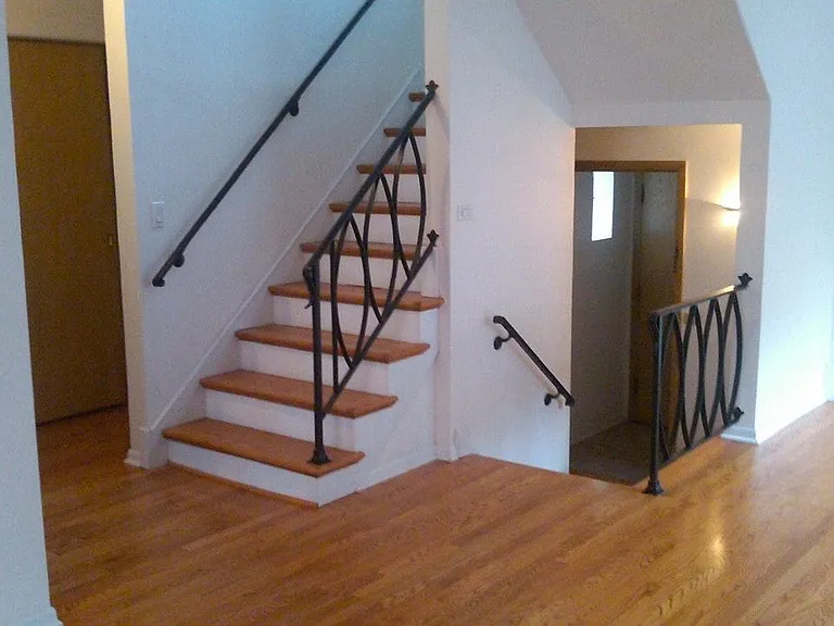 2111 Livingston St — Photo 9