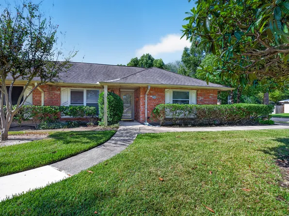 17104 Blackhawk Blvd, Friendswood, TX 77546