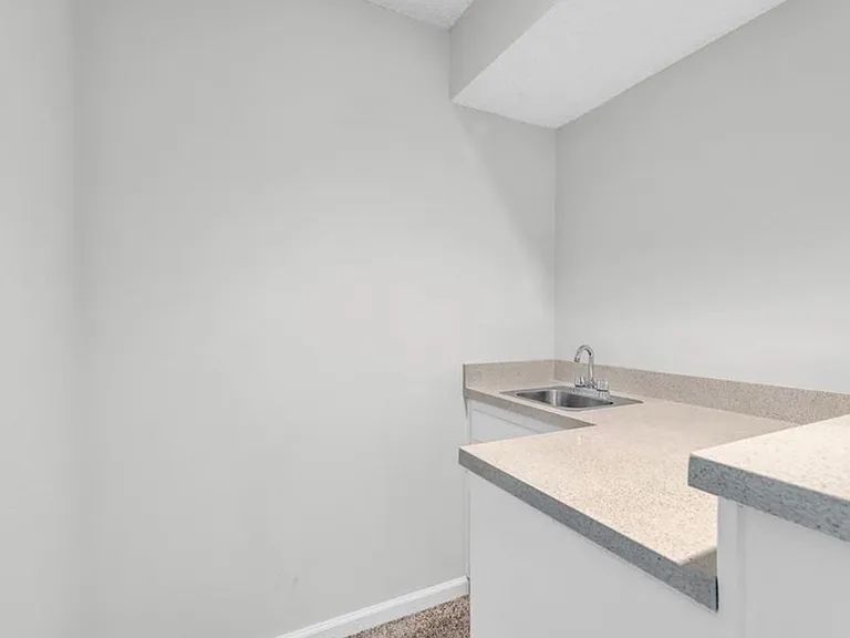 10002 W 86th St — Photo 26