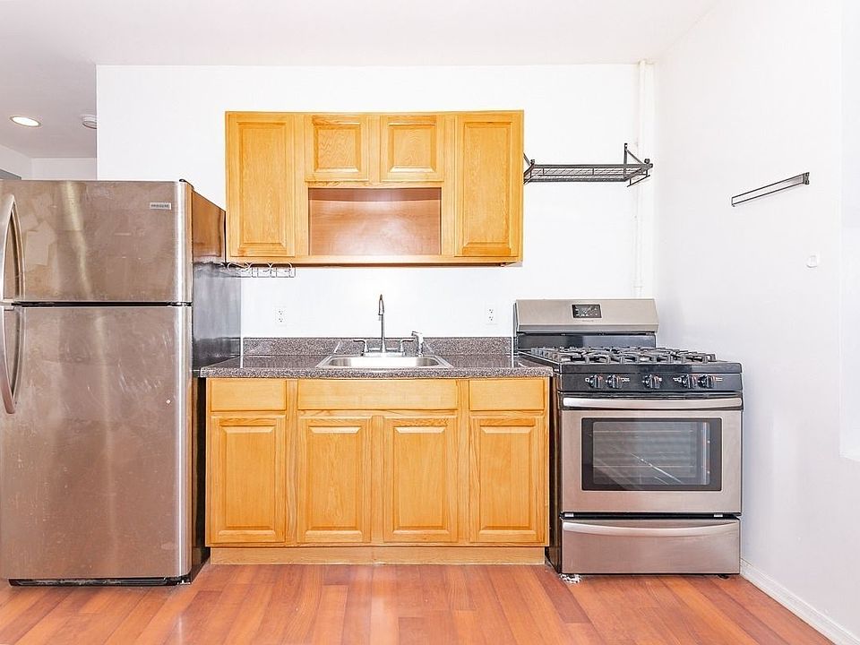 1st image of 560 Lincoln Pl #Jj