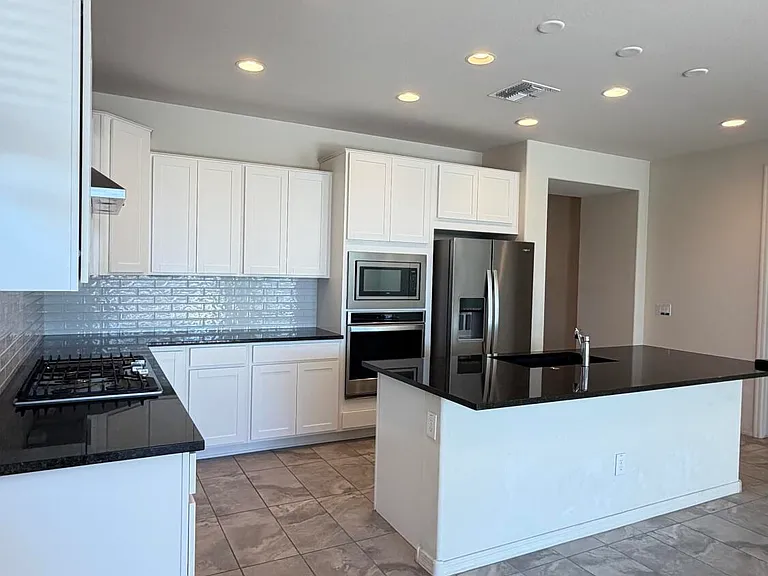 8529 S 67th Dr — Photo 22