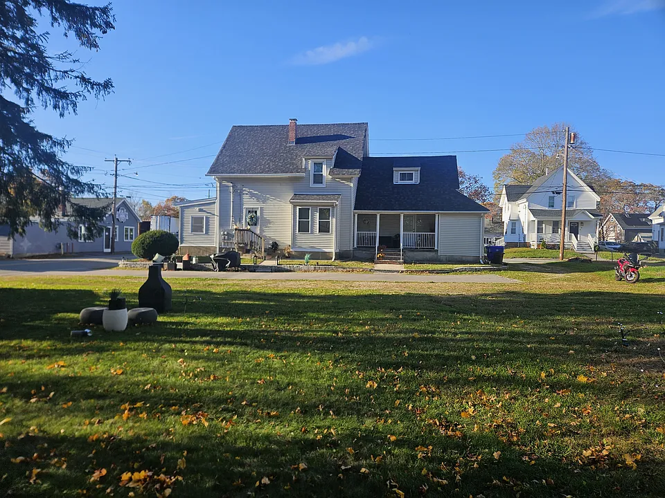 19 Dana St #1