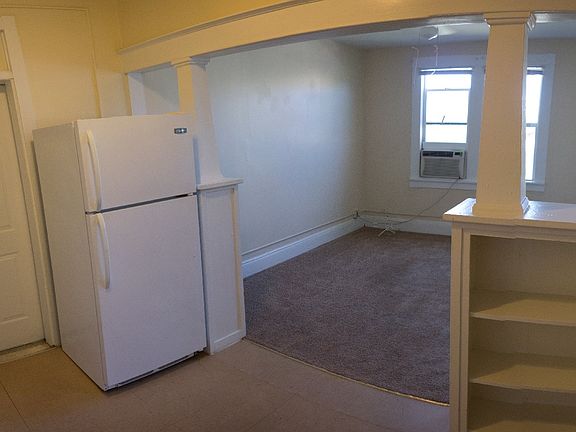 4th image of 35 S J St APT 23