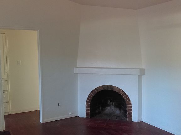 5th image of 2408 Lexington Dr