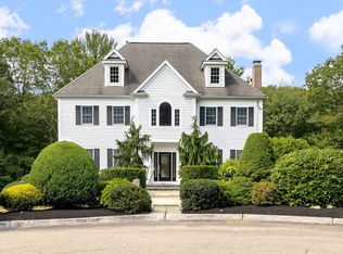 4 Depoto Dr, Franklin, MA 02038