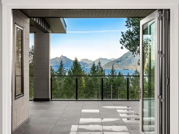 1028 Goat Ridge Dr, Britannia Beach, BC V8B