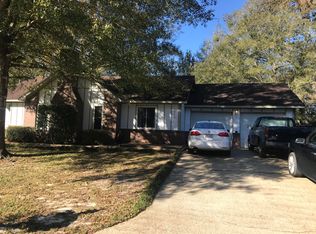 10413 Riverbend Cir, Moss Point, MS 39562