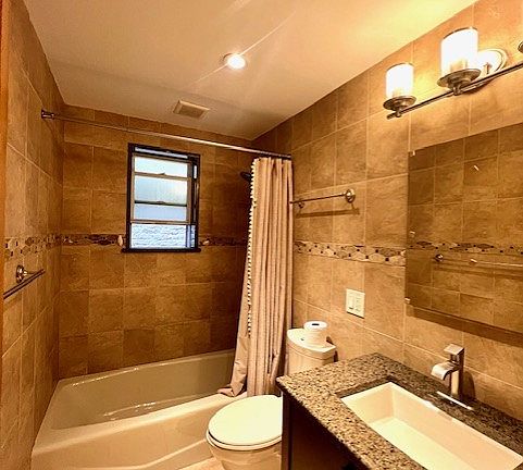 5th image of 3163 41st St #1