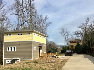 12 Riverlink Ln, Asheville, NC 28806