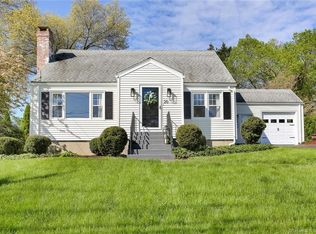 20 Woolsley Ave, Trumbull, CT 06611