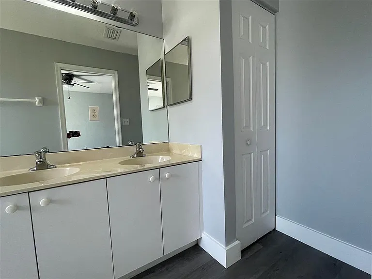 6301 Landings Ter — Photo 3